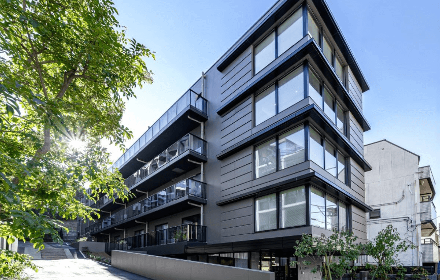 【東京都新宿区】年収530万～800万(月給38万～60万)の高収入♪ホーム長・管理職を募集中